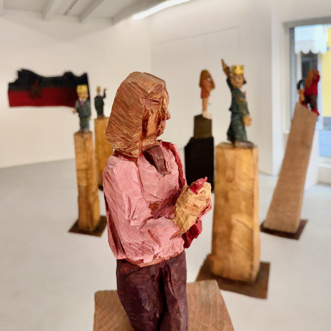 Marcel Bernet holzbildhauer figürlich holzskulptur sculptor figurative wood art