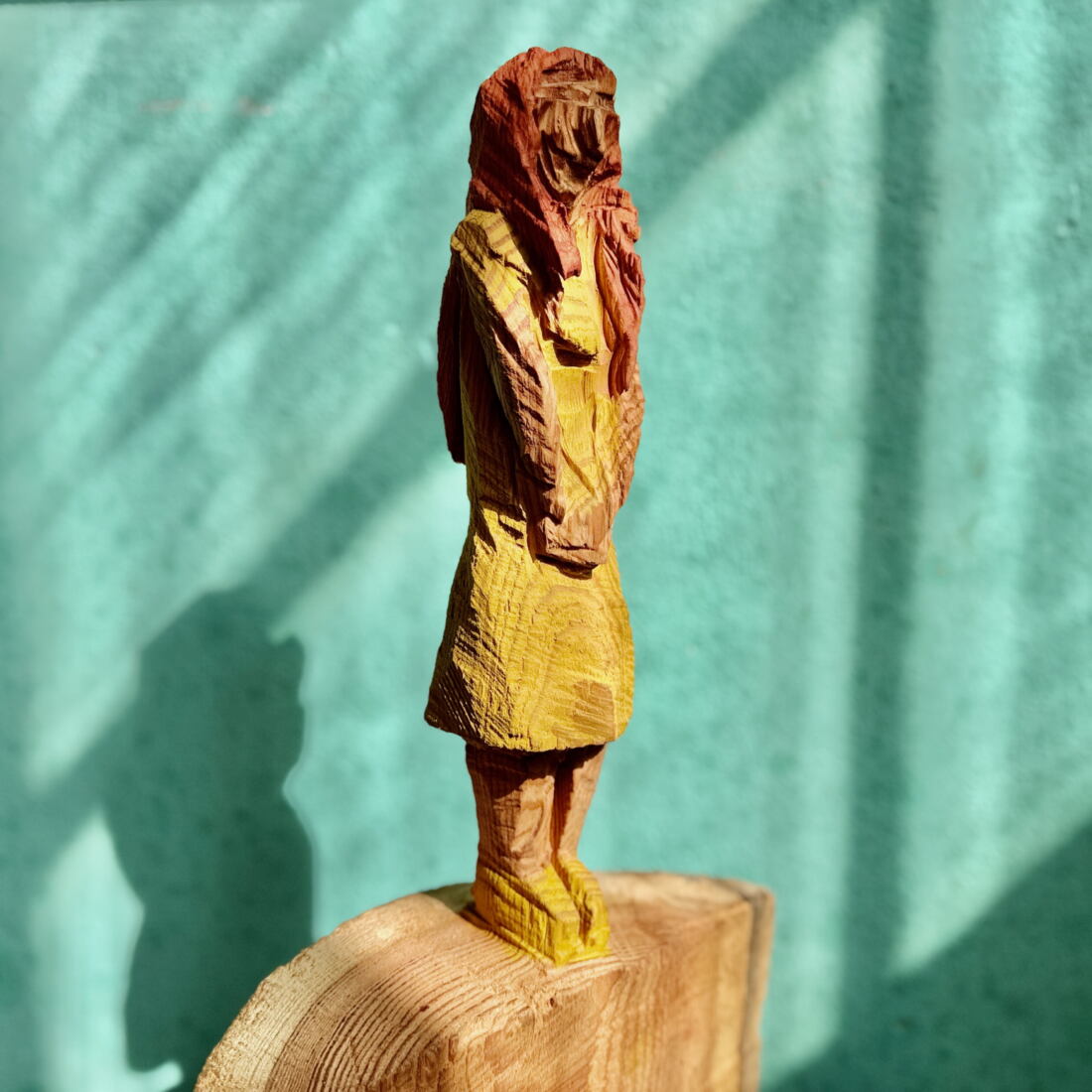 Marcel Bernet holzbildhauer figürlich holzskulptur sculptor figurative wood art kettensäge chainsaw motorsäge